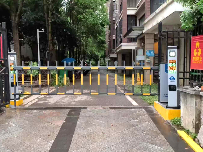 某小區(qū)停車場(chǎng)采用 “安快” 車牌識(shí)別系統(tǒng)