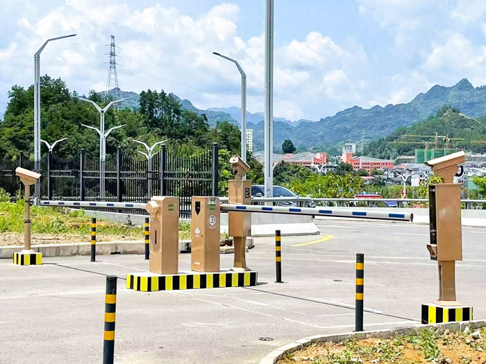 某旅游區(qū)停車場(chǎng)采用 “安快” 車牌識(shí)別系統(tǒng)
