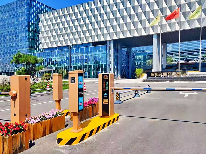 某產(chǎn)業(yè)園采用 “安快” 一進(jìn)一出停車(chē)管理